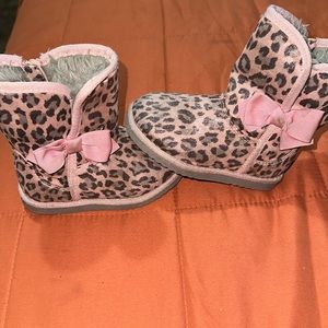 Toddler boots Size 8